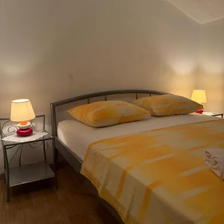 Apartments Prgin Krizan Primošten Buitenkant foto