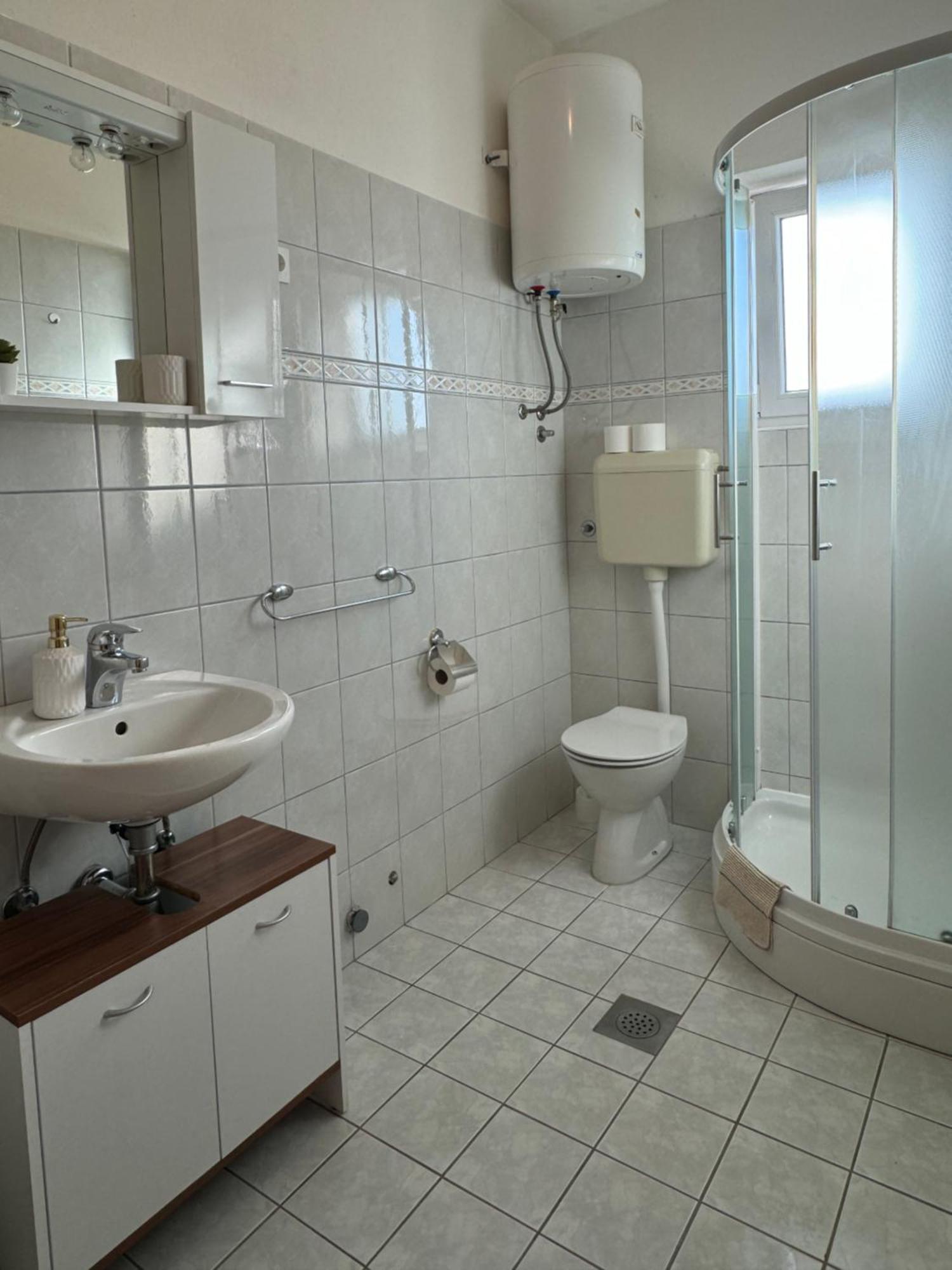 Prgin Krizan Apartment Primosten